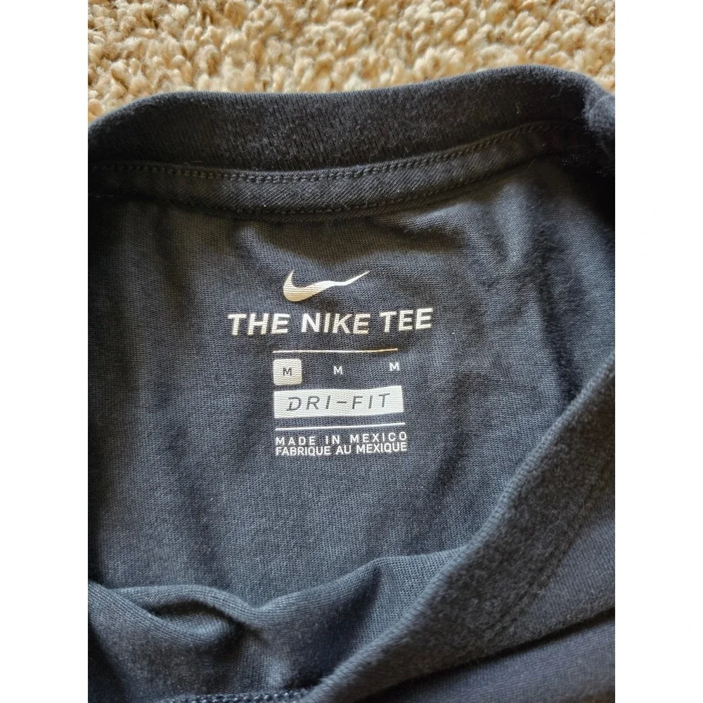 Nike Dri-FIT New York Graphic‎ T-Shirt Mens Medium Black Swoosh Short Sleeve Tee